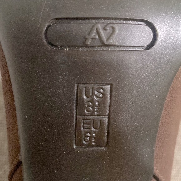 A2 by Aerosols brown suede ankle boots, size 8 1/2M. - Picture 9 of 11